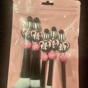 Stylish Pink and Black Makeup Brush Set